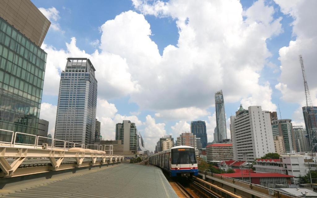 White House Asoke Sukhumvit 18 3* Bangkok