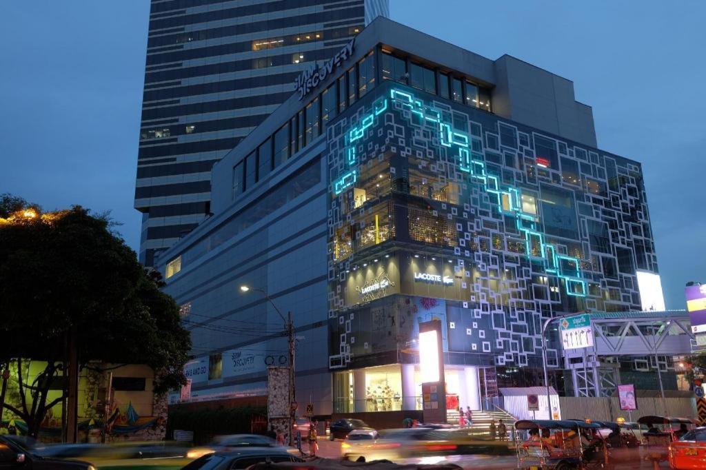 White House Asoke Sukhumvit 18 Hotel
