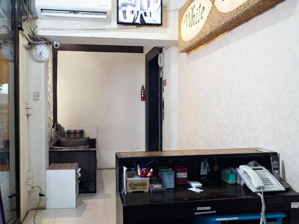White House Asoke Sukhumvit 18 Hotel 3*