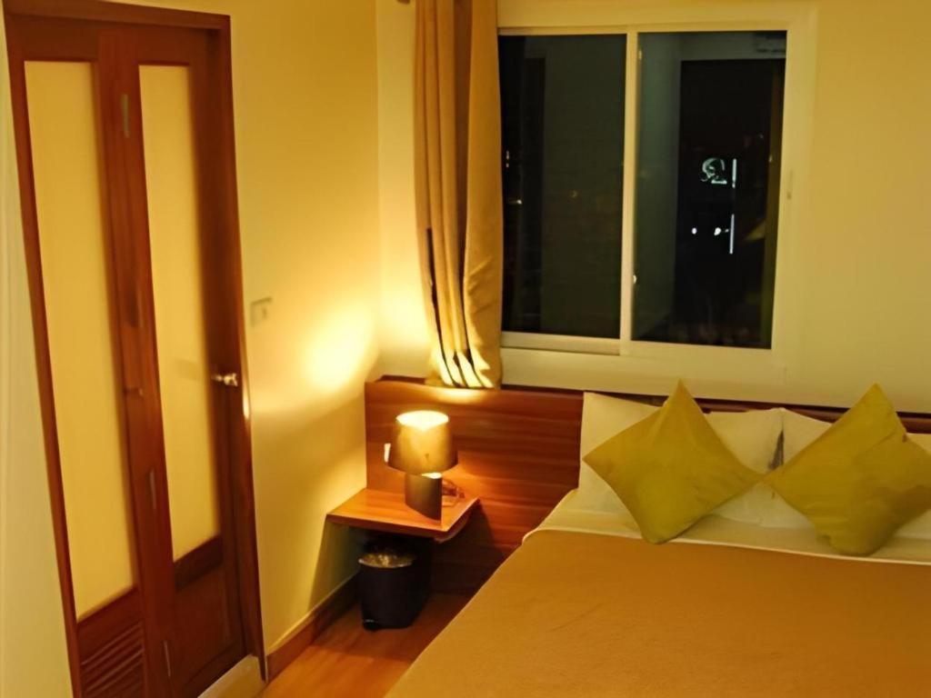 Hotel White House Asoke Sukhumvit 18 Bangkok