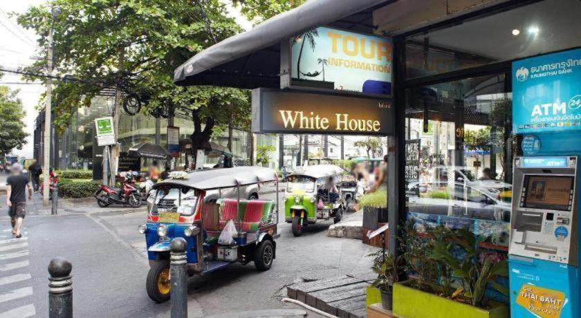 White House Asoke Sukhumvit 18 Hotel
